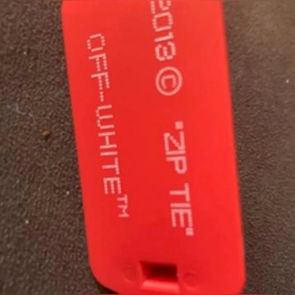 Off-White Lanyard - Picture 5 of 7
